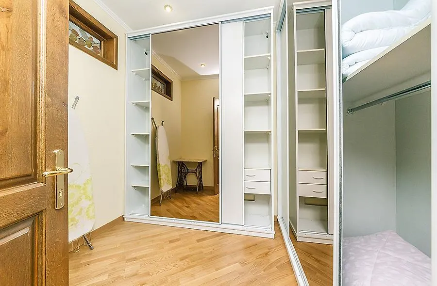 Апартаменты Amazing Two Beds In The Klovskiy Spusk Киев